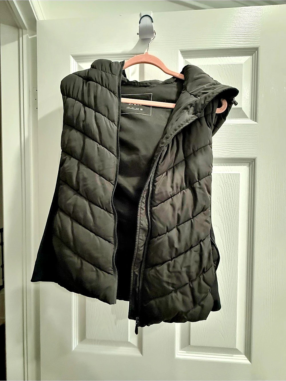 Zara Water-Repellent Puffer Vest in Black